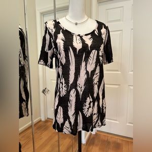 Vince - soft linen feather print tee